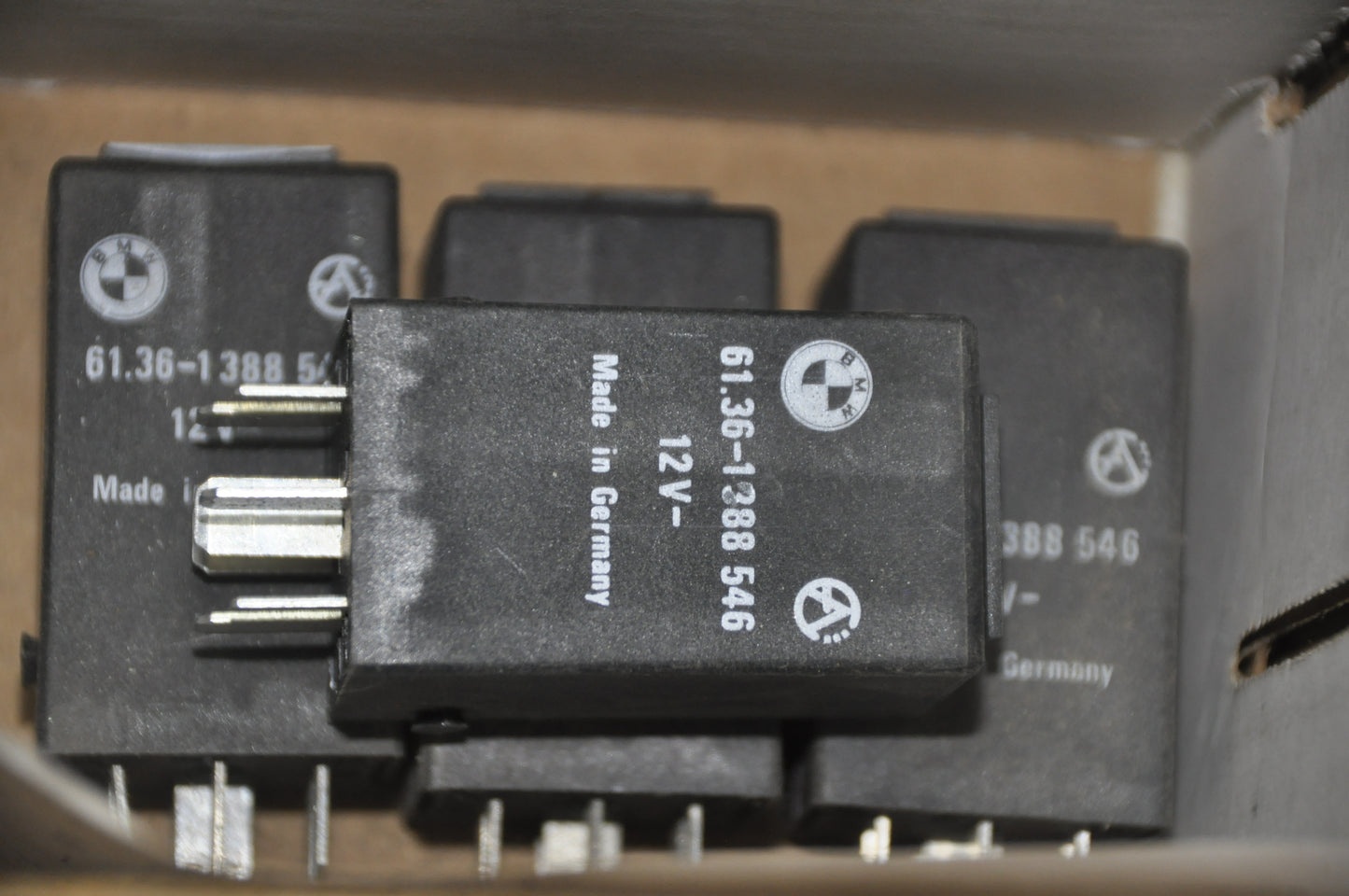 2) DH-19 BMW OEM 61361388546 12885 Hazard Warning Relay From: E36 E34 E32 E31 Z3 E36 E34 E32 E31 Z3 Euro All Parts
