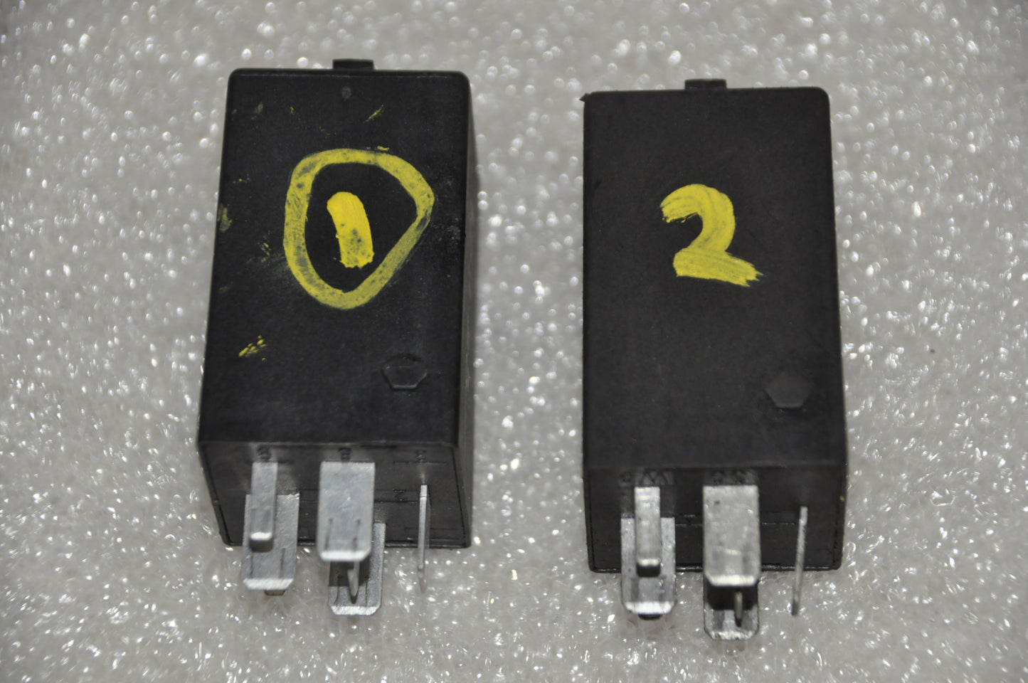 2) DH-19 BMW OEM 61361388546 12885 Hazard Warning Relay From: E36 E34 E32 E31 Z3 E36 E34 E32 E31 Z3 Euro All Parts