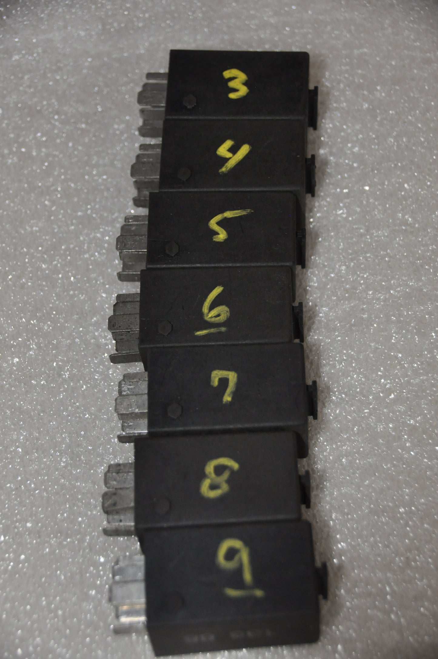 2) DH-19 BMW OEM 61361388546 12885 Hazard Warning Relay From: E36 E34 E32 E31 Z3 E36 E34 E32 E31 Z3 Euro All Parts
