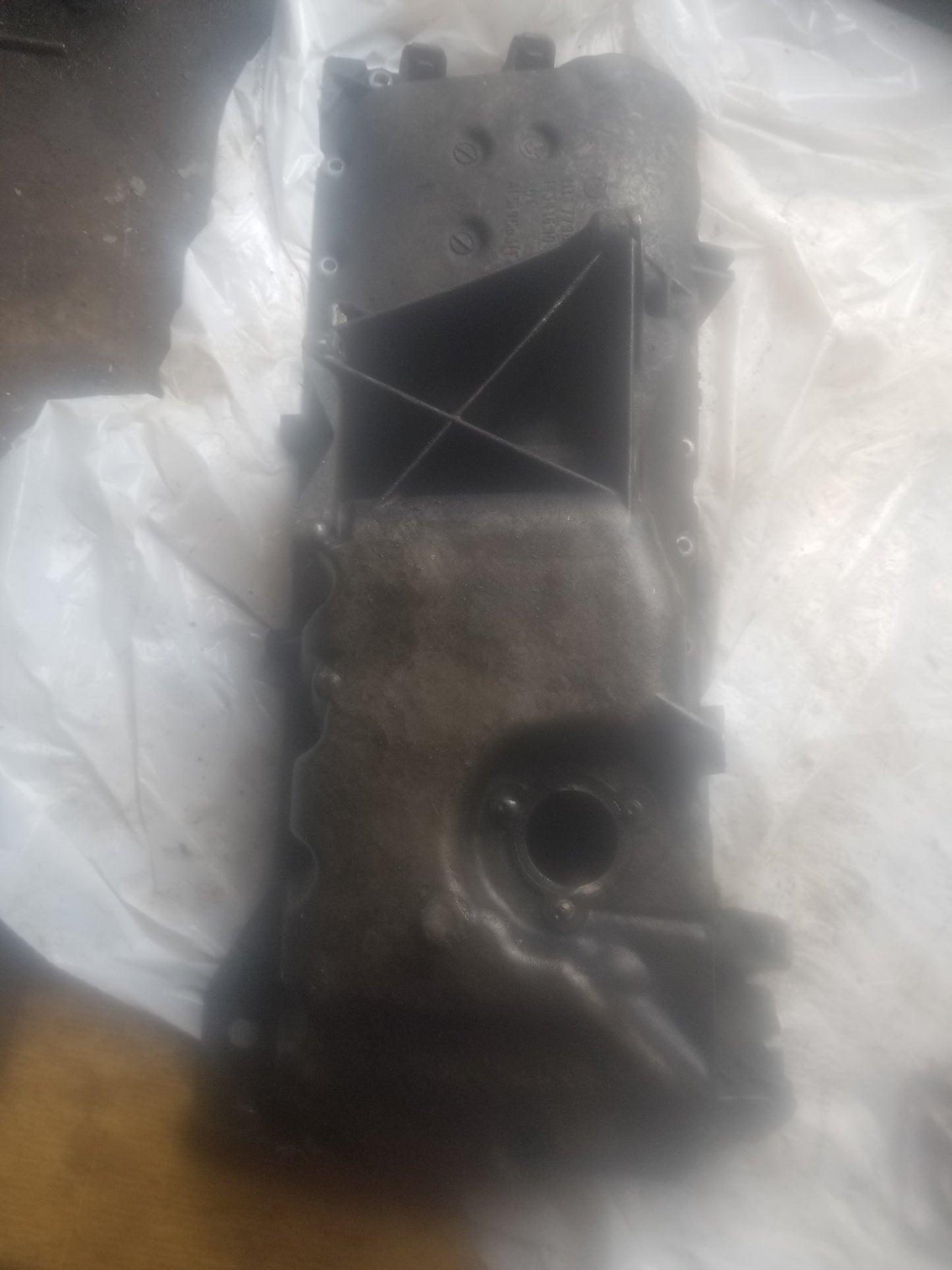 SPECIAL ORDER - BMW 11137796325 OEM Used OIL PAN AWD 11137796325 14341610 From: 2010 X5 d FITS DIESIL E70 11-13-7-796-325 11137796325