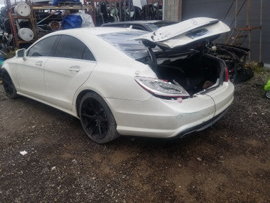 CH PART OUT: 2013-14 MERCEDES-BENZ CLS 550 4MATIC DIAMOND WHITE METALLIC 799U on BLACK/ANTHRACITE LEATHER INTERIOR