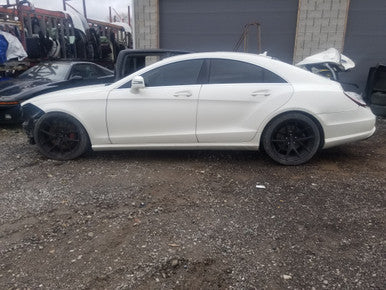 CH PART OUT: 2013-14 MERCEDES-BENZ CLS 550 4MATIC DIAMOND WHITE METALLIC 799U on BLACK/ANTHRACITE LEATHER INTERIOR
