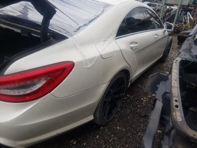 CH PART OUT: 2013-14 MERCEDES-BENZ CLS 550 4MATIC DIAMOND WHITE METALLIC 799U on BLACK/ANTHRACITE LEATHER INTERIOR