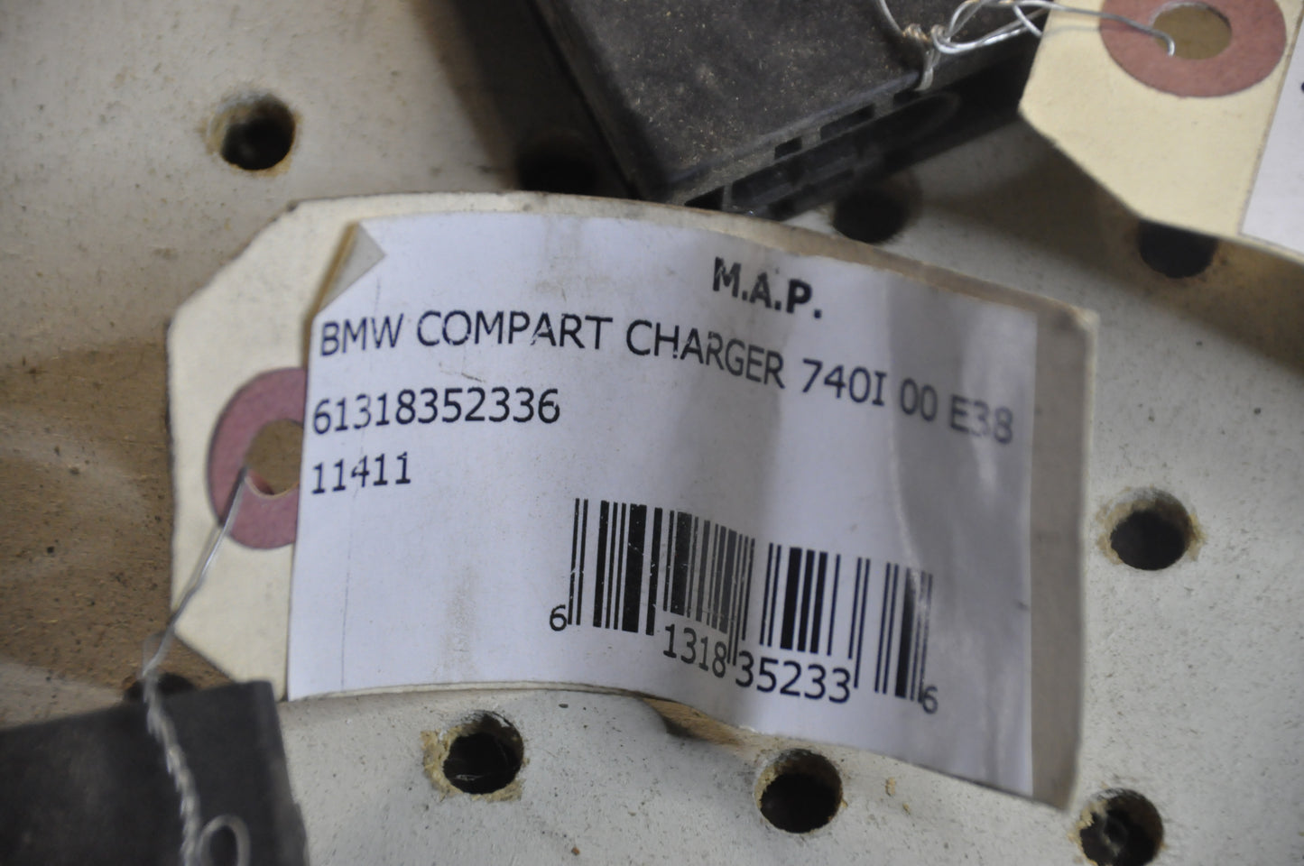 0) BMW OEM 6113835233 USED GLOVE BOX LIGHT CHAR. 740I 9 3 Series Euro All Parts