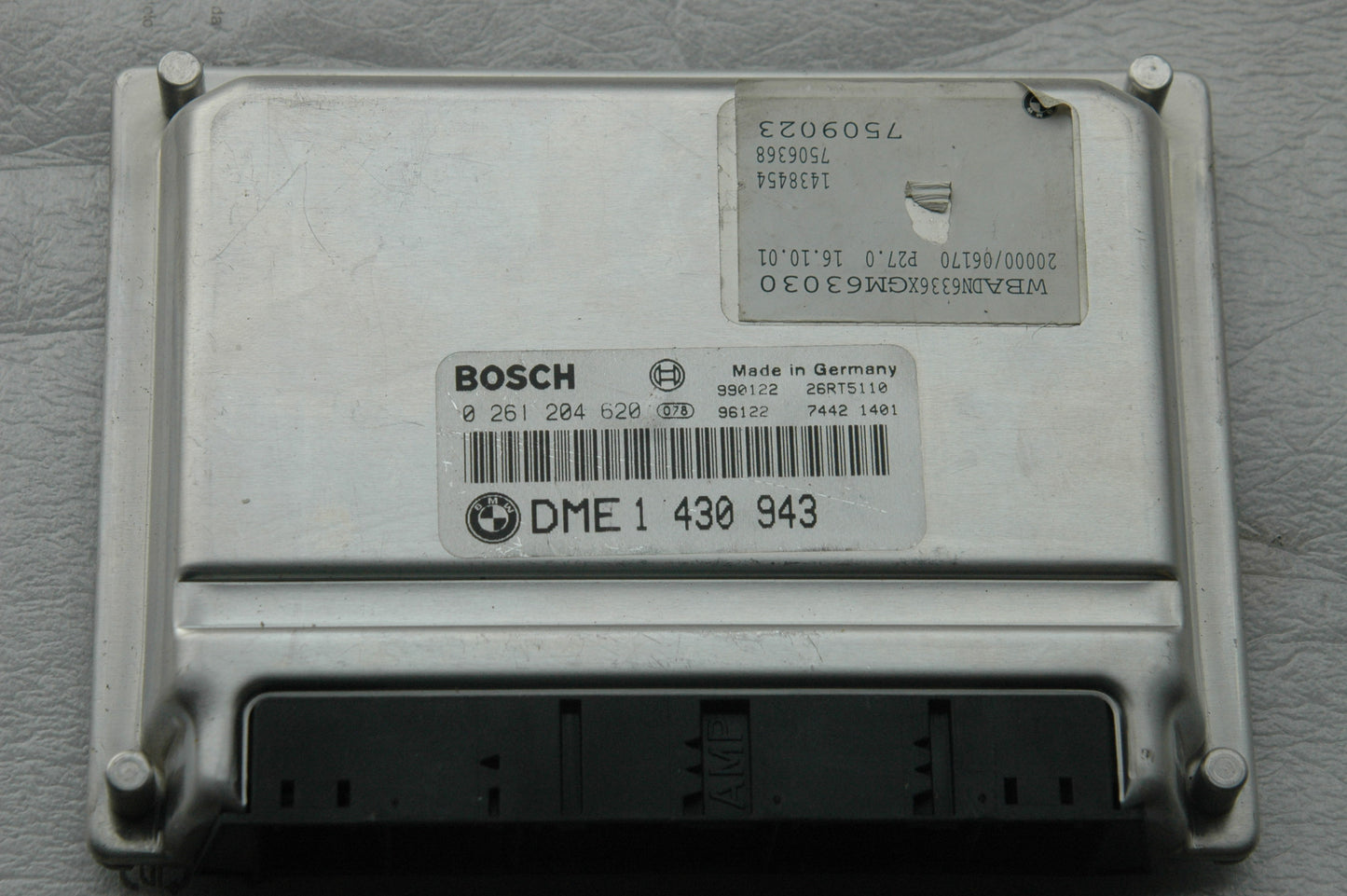 1) BOSCH 261204520 USED ECU Key EW BMW OEM e60 750i 7501290 990628 26RT5148 96628 7442 104 78 06145/20000 P22.0 29.08.00 1429894 7506348 7508250 EWS=3 STEUERGERAT 61.35*8387447 608377 UT HW 0 Euro All Parts