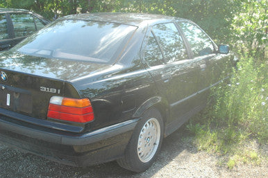 DISMANTLED - E36 LA02953 Sedan S BMW e36 318i BUILT Nov 1995 4 CYL M42 5 spd Black on Black LA02953