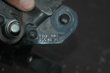 0) DH -8 MERCEDES-BENZ A2077500121 OEM Used HINGES (L&R pair) 1102003 A 207 750 01 21 A2077500121 FROM: SEPT 2003 E-CLASS COVERTIBLE BLUE AUTOMATIC