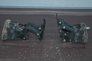 0) DH -8 MERCEDES-BENZ A2077500121 OEM Used HINGES (L&R pair) 1102003 A 207 750 01 21 A2077500121 FROM: SEPT 2003 E-CLASS COVERTIBLE BLUE AUTOMATIC