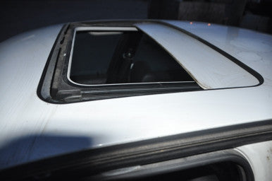 DISMANTLED - E36 LC70040 Sedan D BMW e36 318i M44 4 Cyl Automatic Built Dec 1995 LC70040 White on Black
