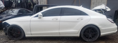 CH PART OUT: 2013-14 MERCEDES-BENZ CLS 550 4MATIC DIAMOND WHITE METALLIC 799U on BLACK/ANTHRACITE LEATHER INTERIOR