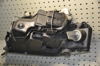 0) Audi 4B0941004AT HID Headlight Assembly Right (USED) Fits: A6 2001 & Other Listed Vehicles Euro All Parts
