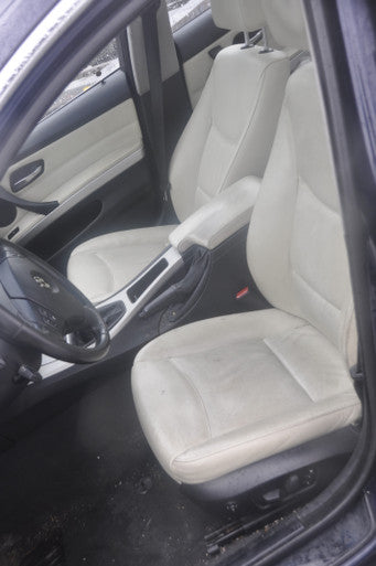 DISMANTLED - E46 KL51320 Sedan CH KL51320 BMW E90 330xi 4 DR  BUILT NOV 2005 N52 6 CYL 6 SPEED MANUAL AWD Monaco-blau Metallic