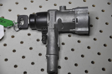 0) B Mercedes Benz OEM 124-462-35-30 USED IGNITION LOCK ASSEMBLY WITH KEY 1995 W124 1245450414 Fits: W124 1995 & other listed vehicles Euro All Parts