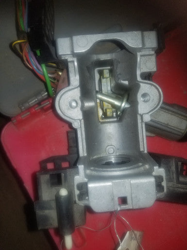 0) BMW OEM 1161551 USED IGNITION STEERING LOCK WITH KEY SWITCH 1995 318i E36 1160278 32311162088 Fits: E36 318i 1995 & other listed vehicles Euro All Parts