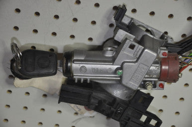 0) BMW OEM 1161551 USED IGNITION STEERING LOCK WITH KEY SWITCH 1995 318i E36 1160278 32311162088 Fits: E36 318i 1995 & other listed vehicles Euro All Parts