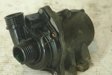 0) BMW OEM 11517586925 USED WATER PUMP 330XI 6 E90 6 cyl Euro All Parts